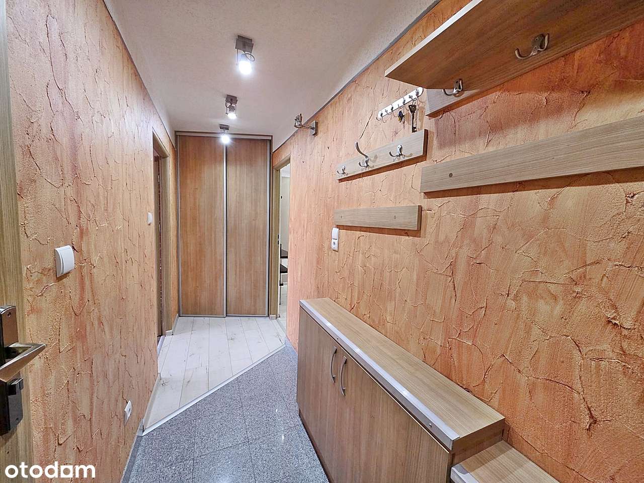 2-pokojowe, balkon, meble w kuchni oraz 2 szafy, ul. Kolejowa-15