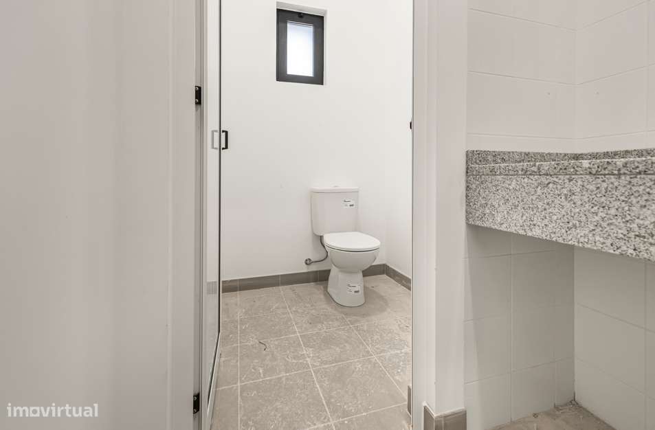 Armazém à venda , Quinta de Matos-11