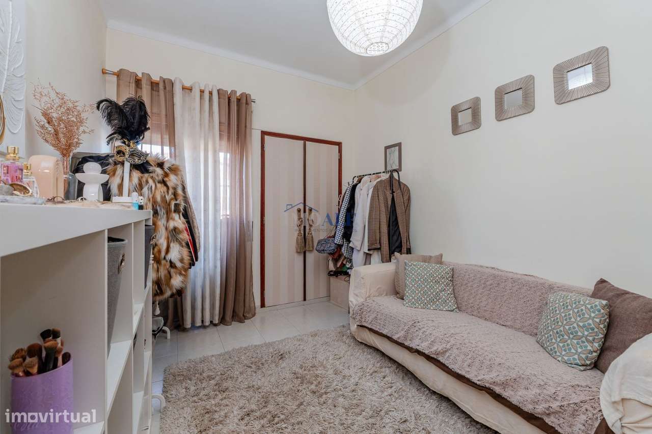 Apartamento T2 no Alto do Seixalinho, Barreiro-12