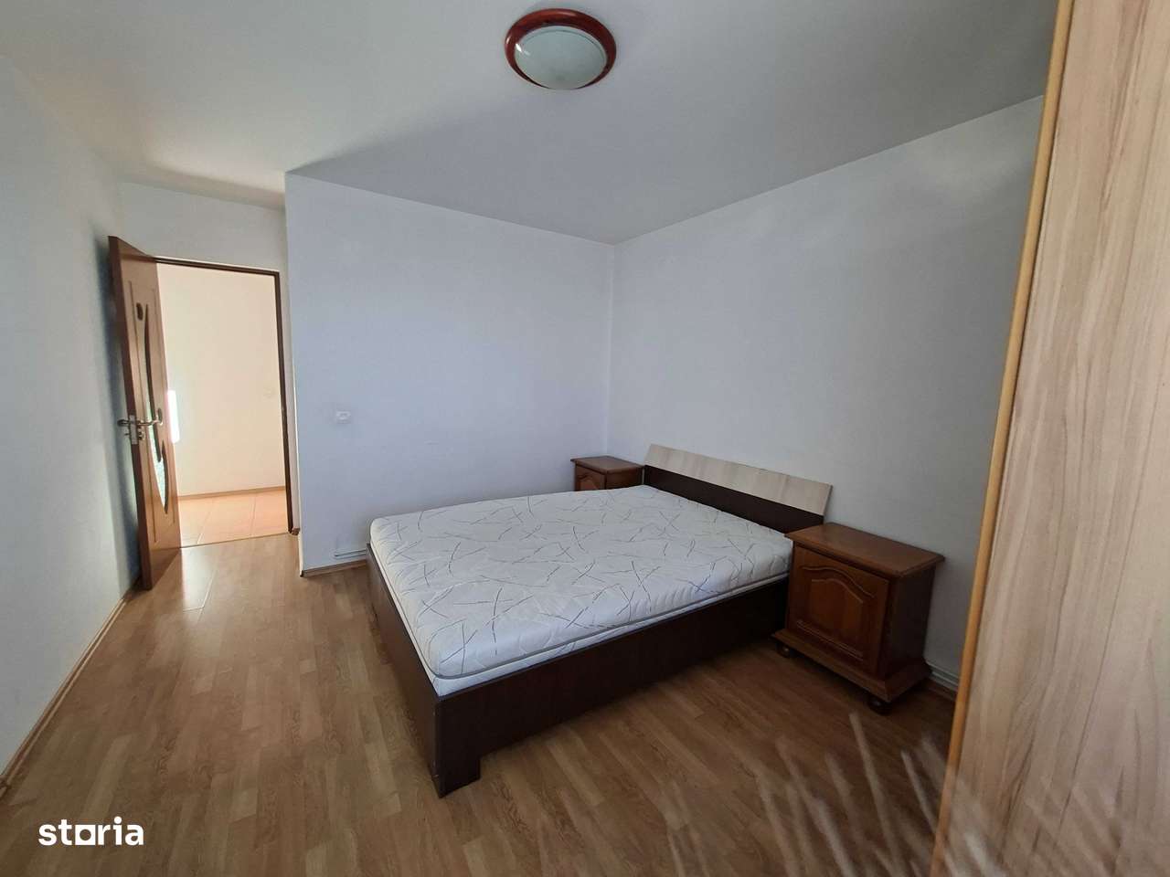 Apartament cu 3 camere, et: 2/3 la vila in Piata Cluj-11