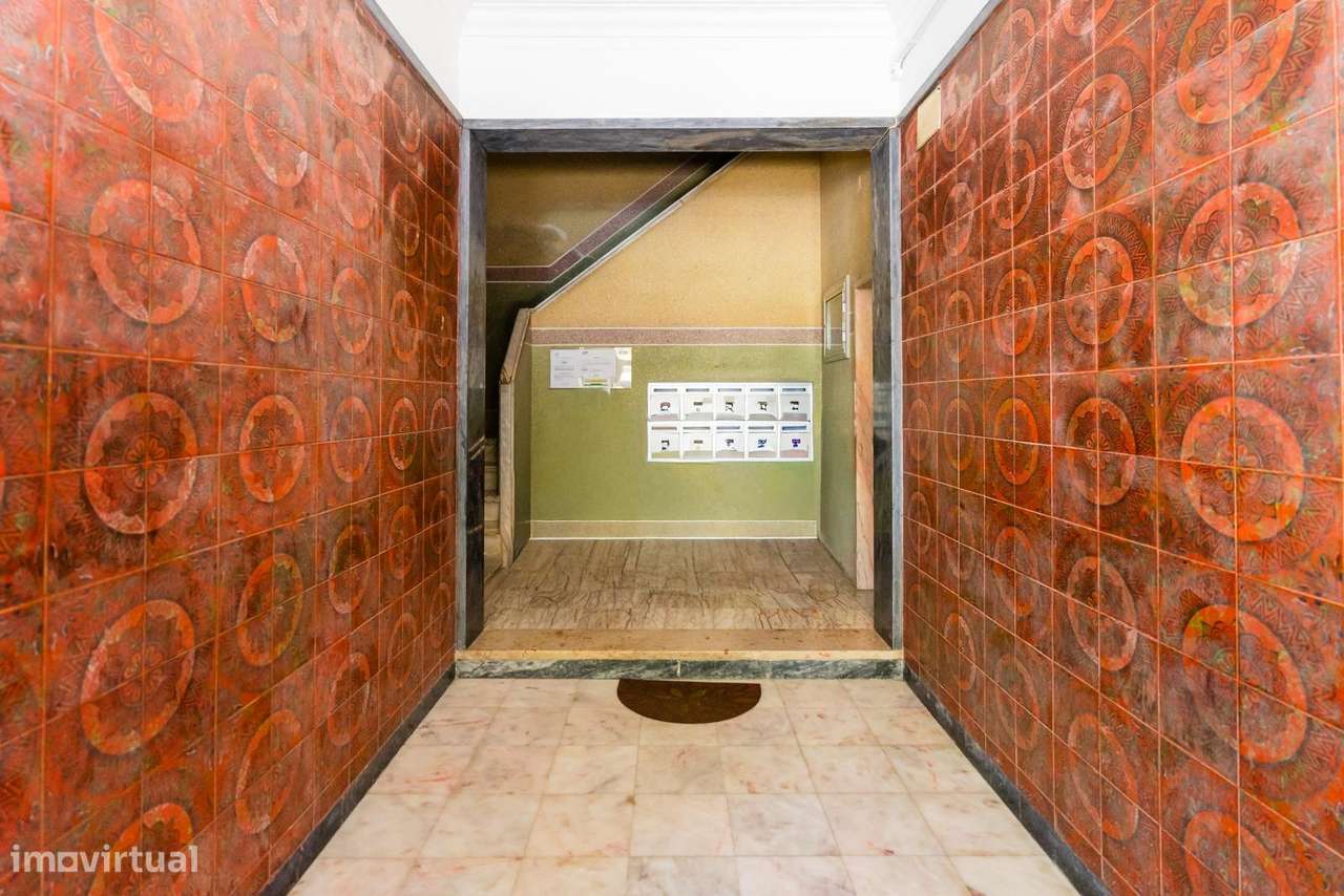 T2 com terraço e arrecadação em Sintra!-21