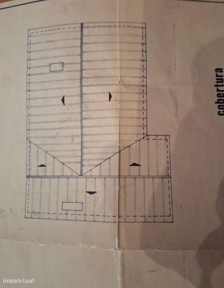 Moradia T4 com Potencial para 2 Frações  Terreno de 8.480 m²  Torres N-40
