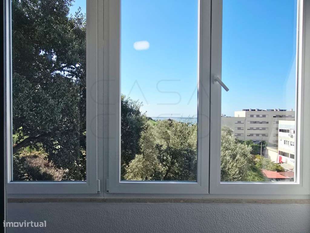 T2 Remodelado com Vista Rio e Ampla Arrecadação | Fonte do Lavra, S...-12