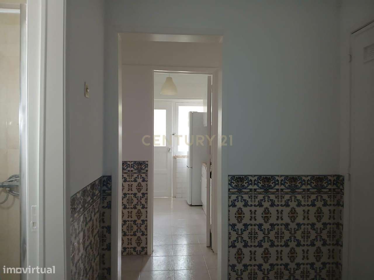 T1 Remodelado com Logradouro Privado em Algés – Excelente Localização - Grande imagem: 3/18