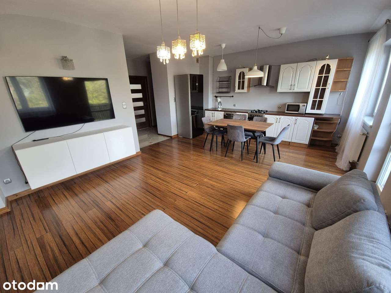 mieszkanie 64 m2 dobra lokalizacja– 3 pokoje, balkon,miejsce postojowe-11