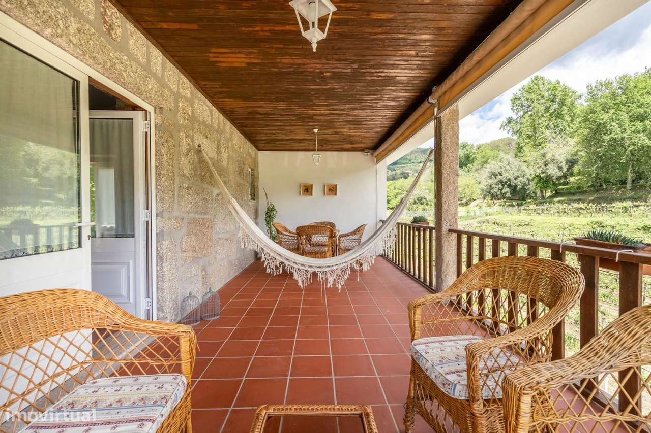 Quinta com Vinha Produtiva e Potencial Turístico junto ao Gerês - Grande imagem: 4/44