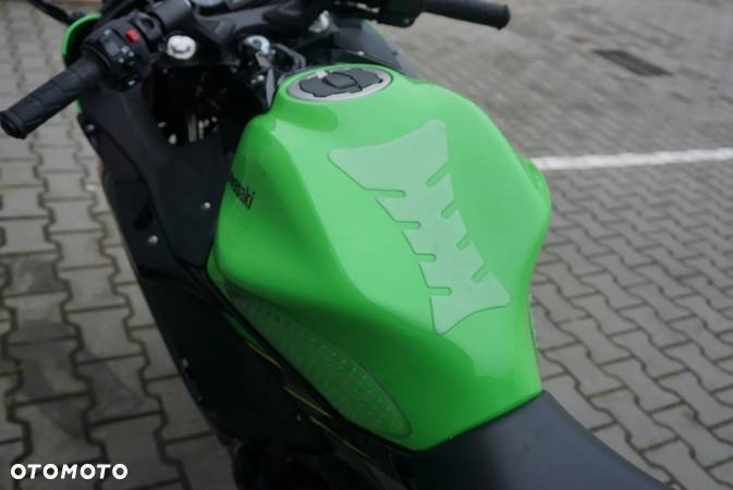 Kawasaki Ninja - 25