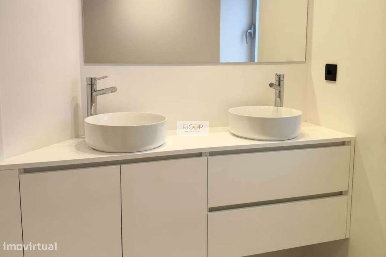 Apartamento T3 em Matosinhos, junto ao metro, pronto a habitar.-24