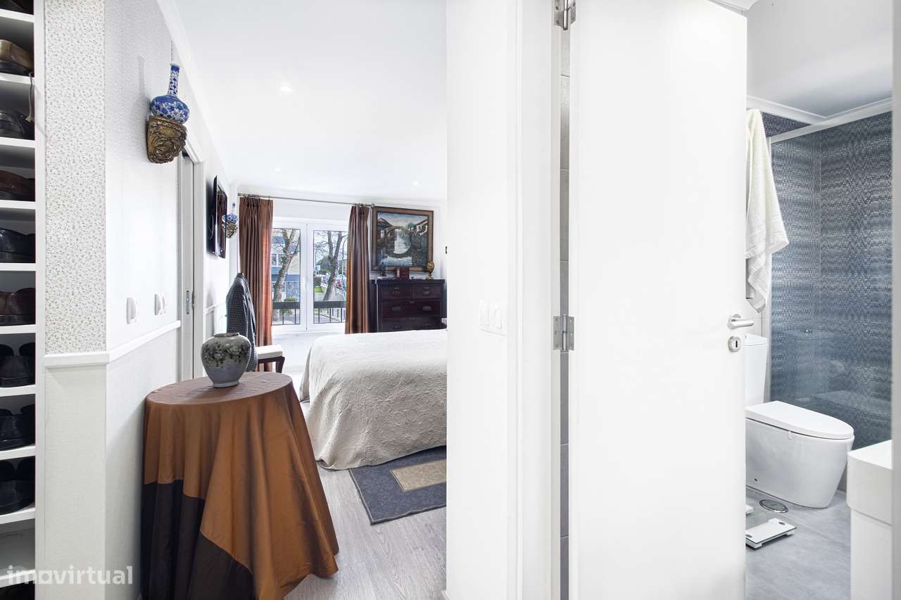 Apartamento T4  remodelado em Carnaxide-9