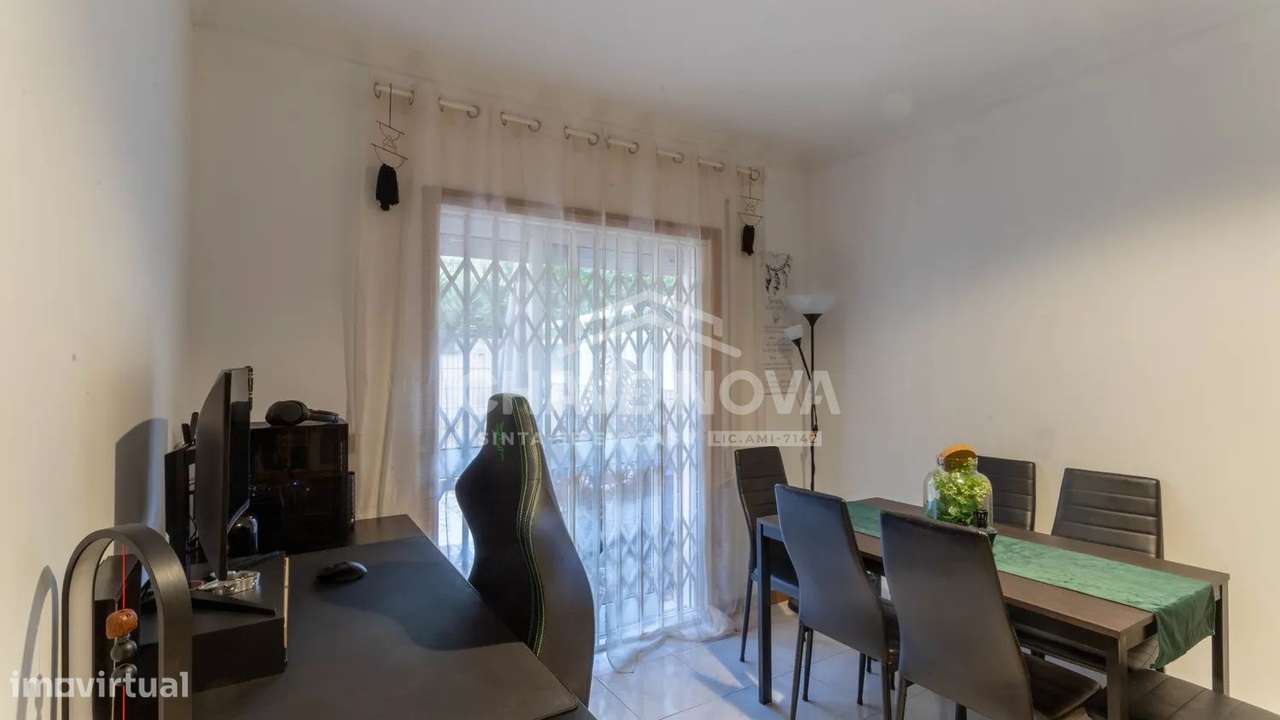 T1+1 c/ Terraço e Lugar de Garagem em Vilar do Paraíso-3