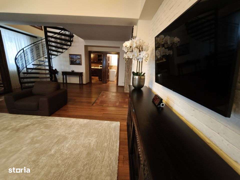 Vanzare Apartament - Duplex bulevard Mamaia parcare privata-8