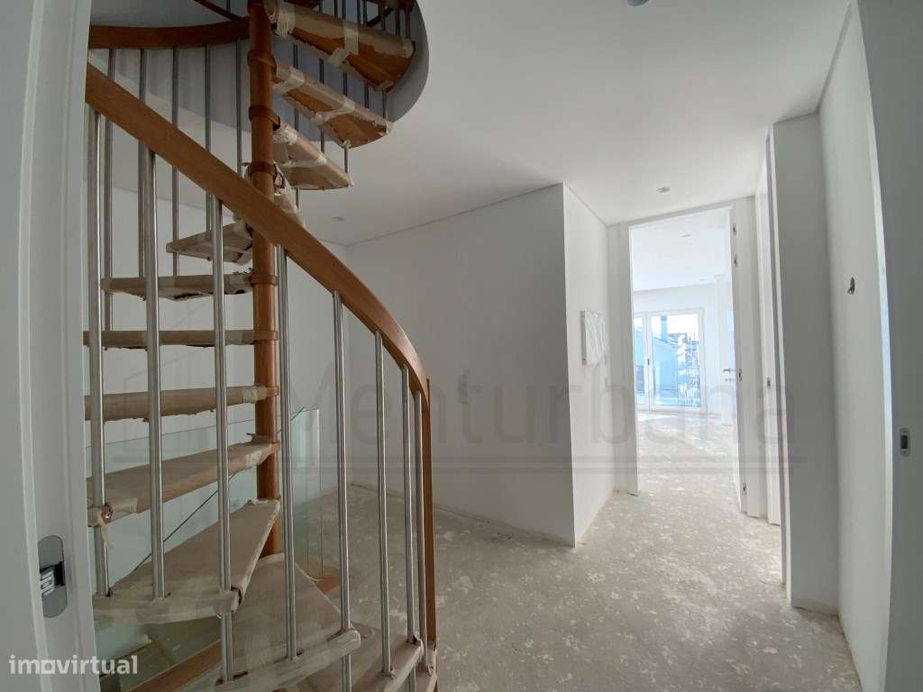 MORADIA T4 EM CONDOMÍNIO COM PISCINA - SÃO PEDRO DO ESTORIL - ESTORIL-31