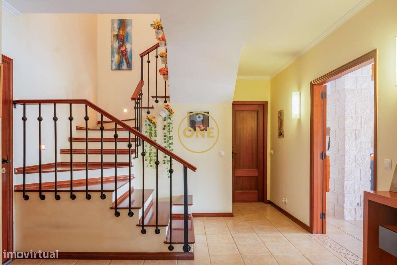 Apartamento T3 Duplex com Excelentes Áreas e Garagem – Ponta Delgada - Grande imagem: 2/17