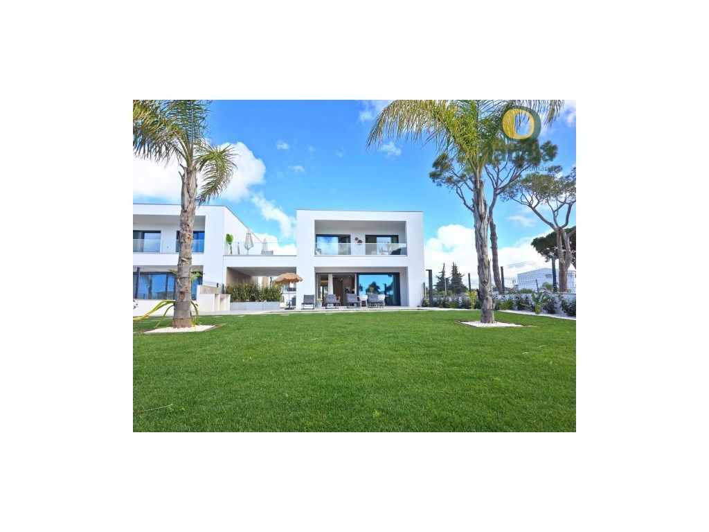 Soberba Moradia T3 com Jardim, Piscina e Jacuzzi - Grande imagem: 1/40