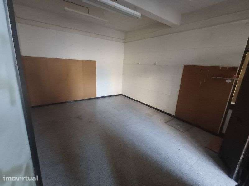 Loja/garagem/arrumos - Grande imagem: 5/7