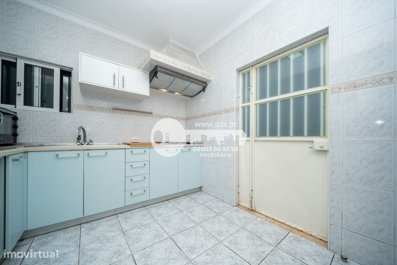 Moradia T3 com estabelecimento comercial em Dume, Braga-30