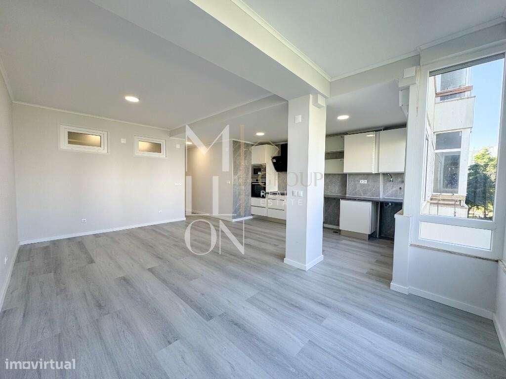 Apartamento T2 Totalmente Remodelado | Localização Premium - Grande imagem: 3/24