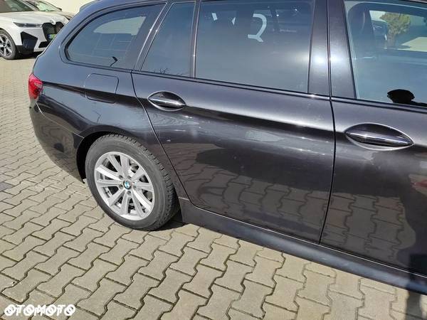 BMW Seria 5 525d xDrive - 9