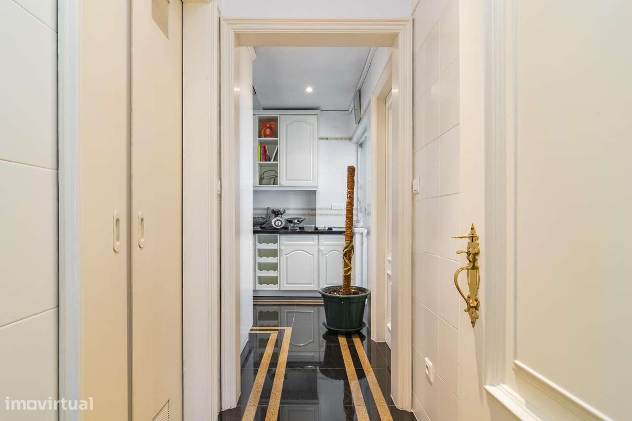 Apartamento T4 com estacionamento, Areeiro, Lisboa - Grande imagem: 5/37