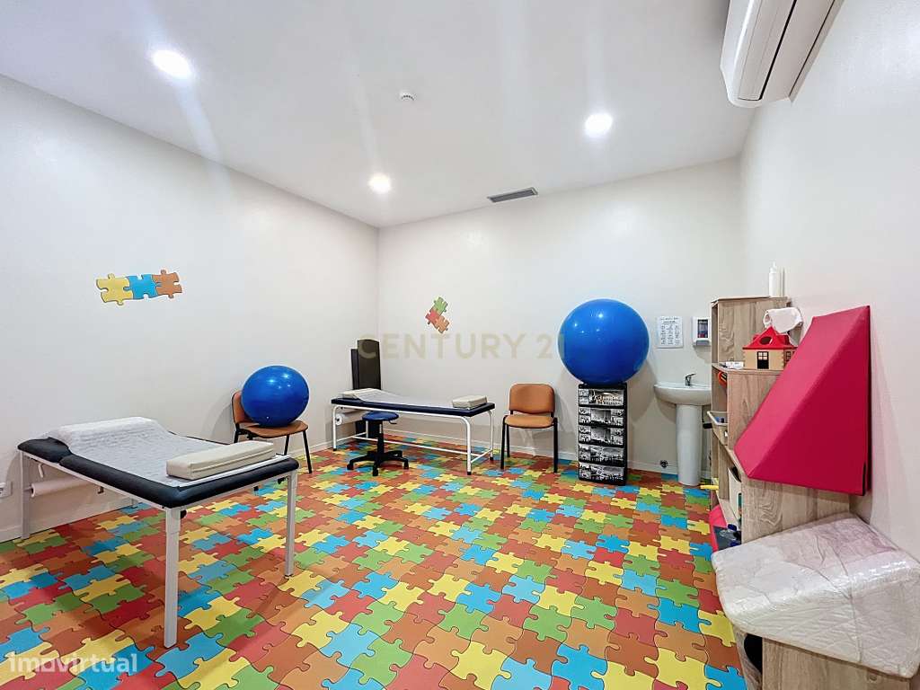 Oportunidade Única: Venda de Clínica em Pleno Funcionamento na Lagoa –-27