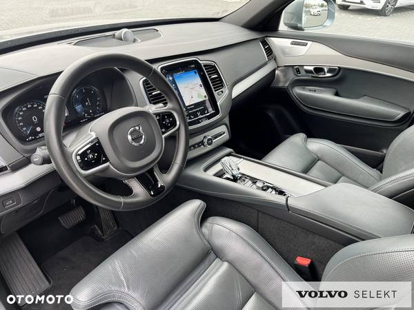 Volvo XC 90 - 9