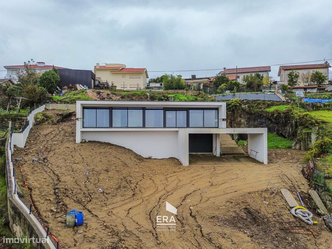 Moradia V3 com piscina em Roriz, Santo Tirso-41