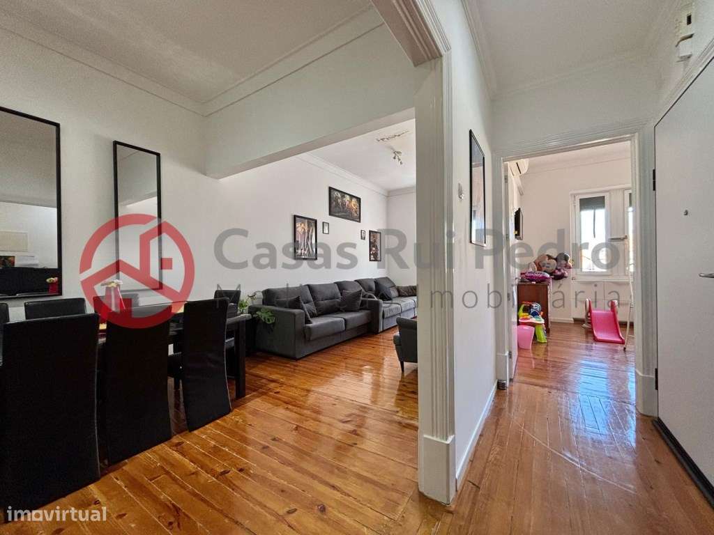 Apartamento Duplex T4 remodelado, perto da Fundação Calouste Gulben... - Grande imagem: 3/37