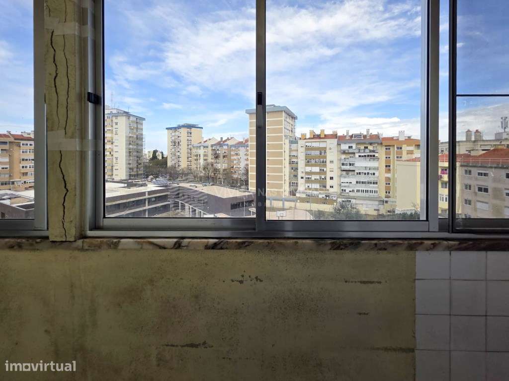Apartamento T2 com marquise, em Benfica. - Grande imagem: 4/16