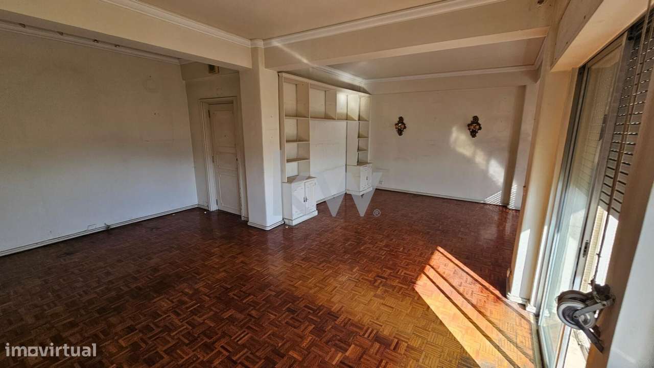 Apartamento T6 Av. Estados Unidos da América - Grande imagem: 2/25