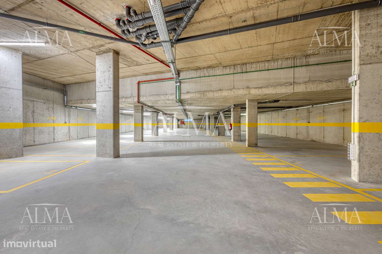 Apartamento T4 novo  na Senhora do Porto-30