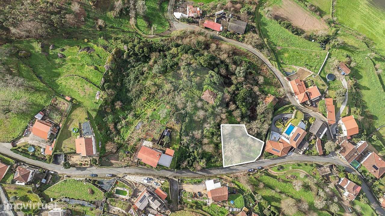 Terreno com 720m2 para construção moradia individual em Priscos, Braga - Grande imagem: 2/8