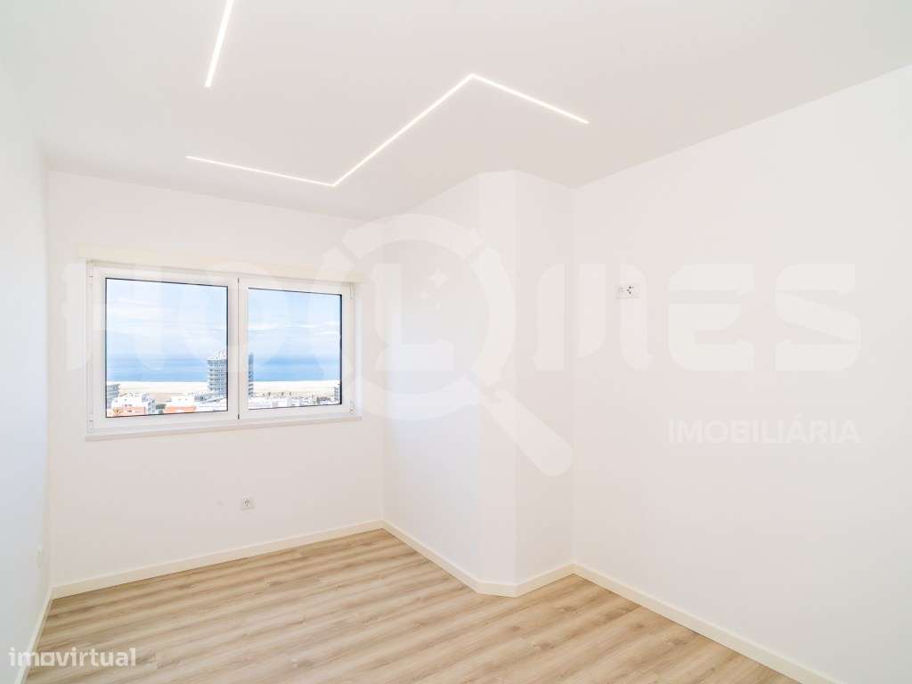 T2 de Luxo no Último Andar | Vista Mar, Serra e Cidade | Centro da ...-13
