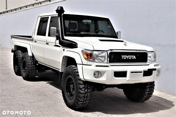 Toyota Land Cruiser - 7