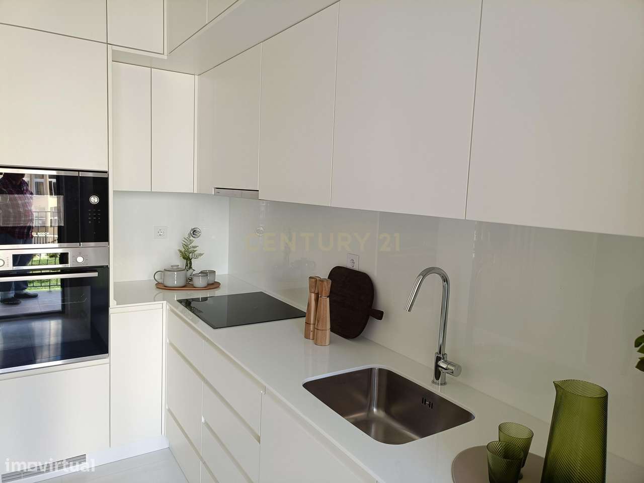 Excelente Apartamento T2 bastante Central no Areeiro com Jardim Privat-16