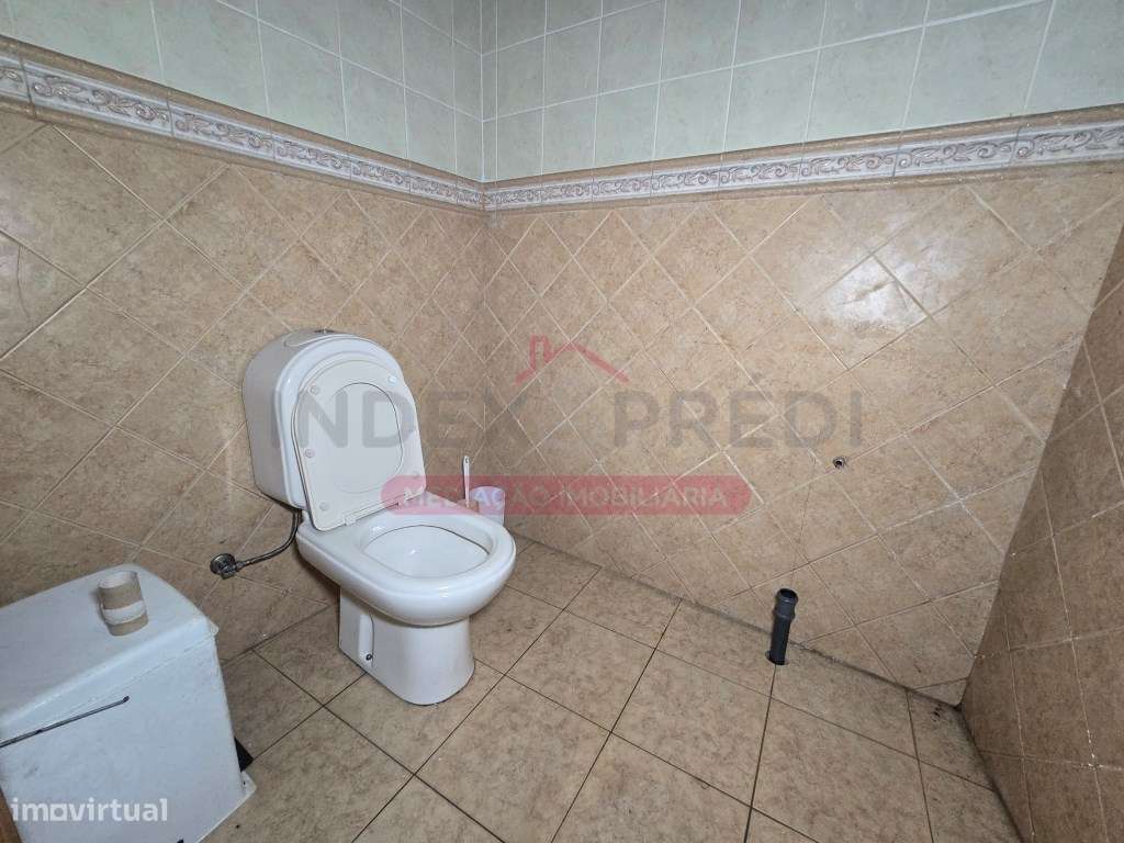 Prédio com varias frações Autónomas - Venda Judicial - Guarda-7