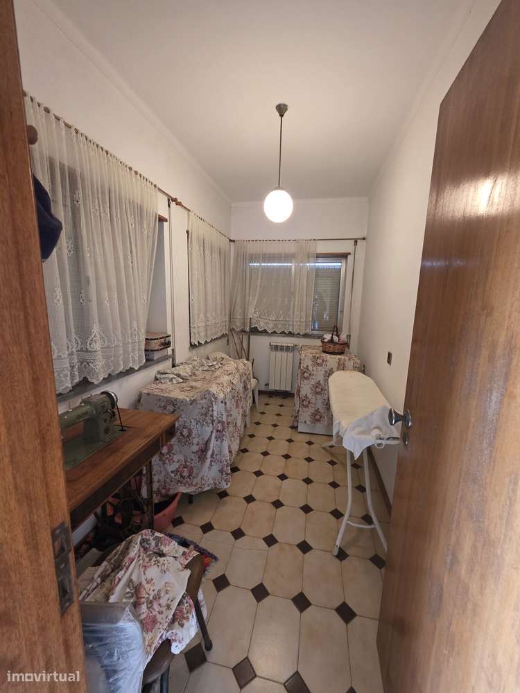 Moradia T3 com jardim, garagem e vistas para as montanhas - Grande imagem: 2/17