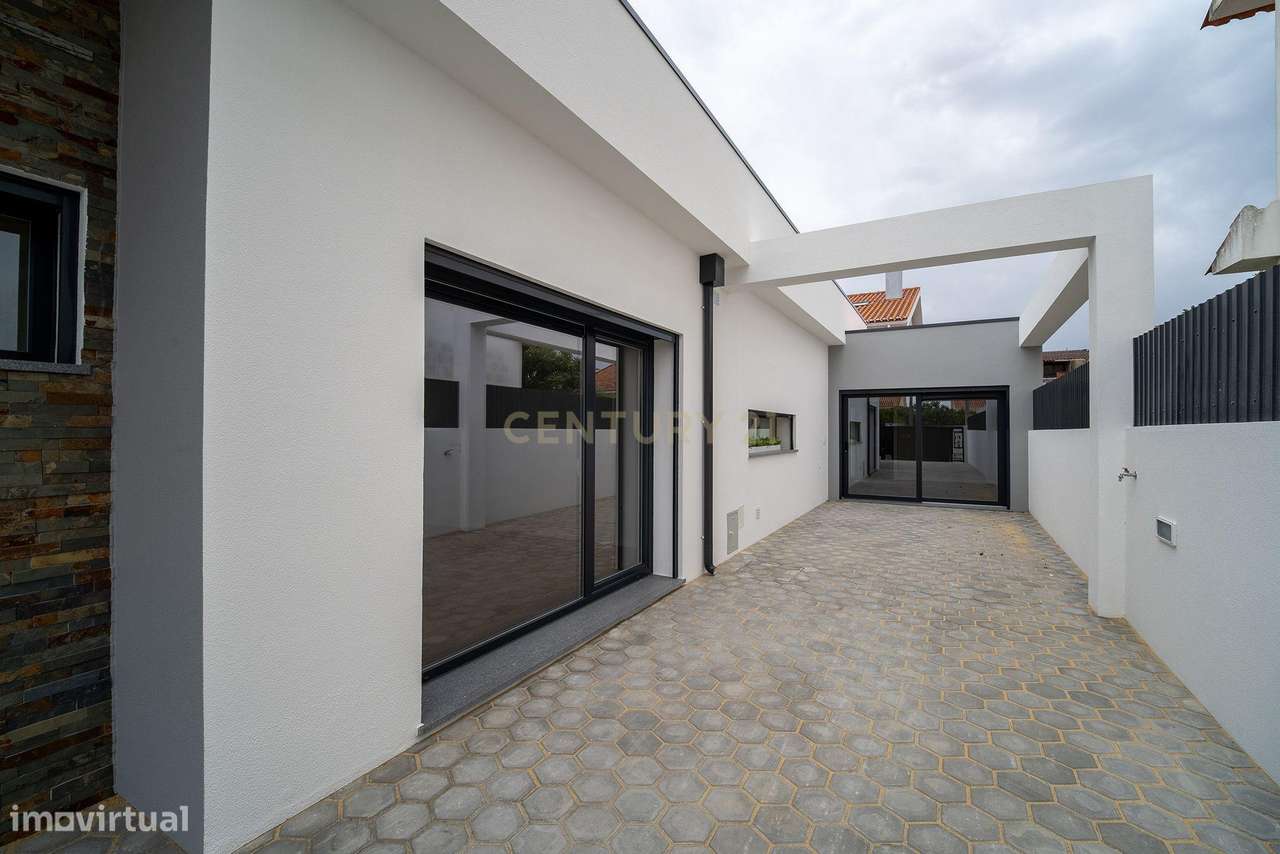 Moradia Nova térrea T3+1 em Fernão Ferro, Seixal-57