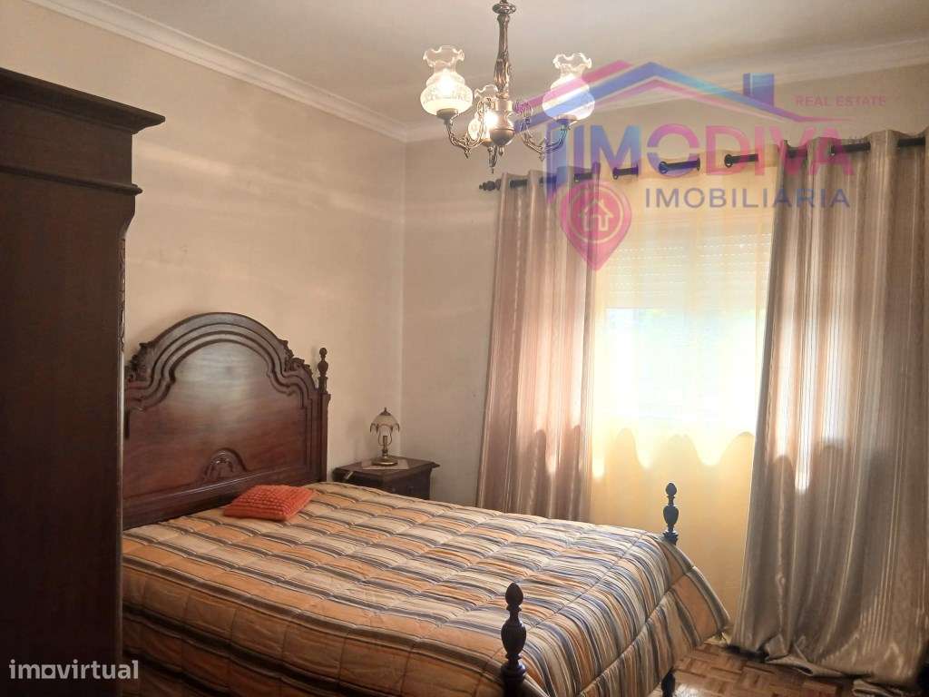 Moradia térrea T4, com churrasqueira e jardim em Arega-15