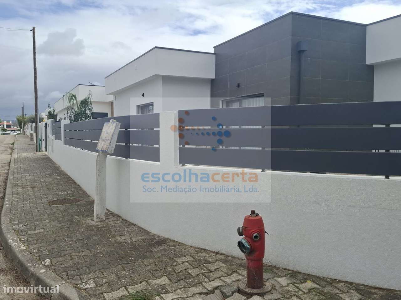 Oportunidade Excelente Moradia Térrea T4 Com Piscina de agua salgada-43