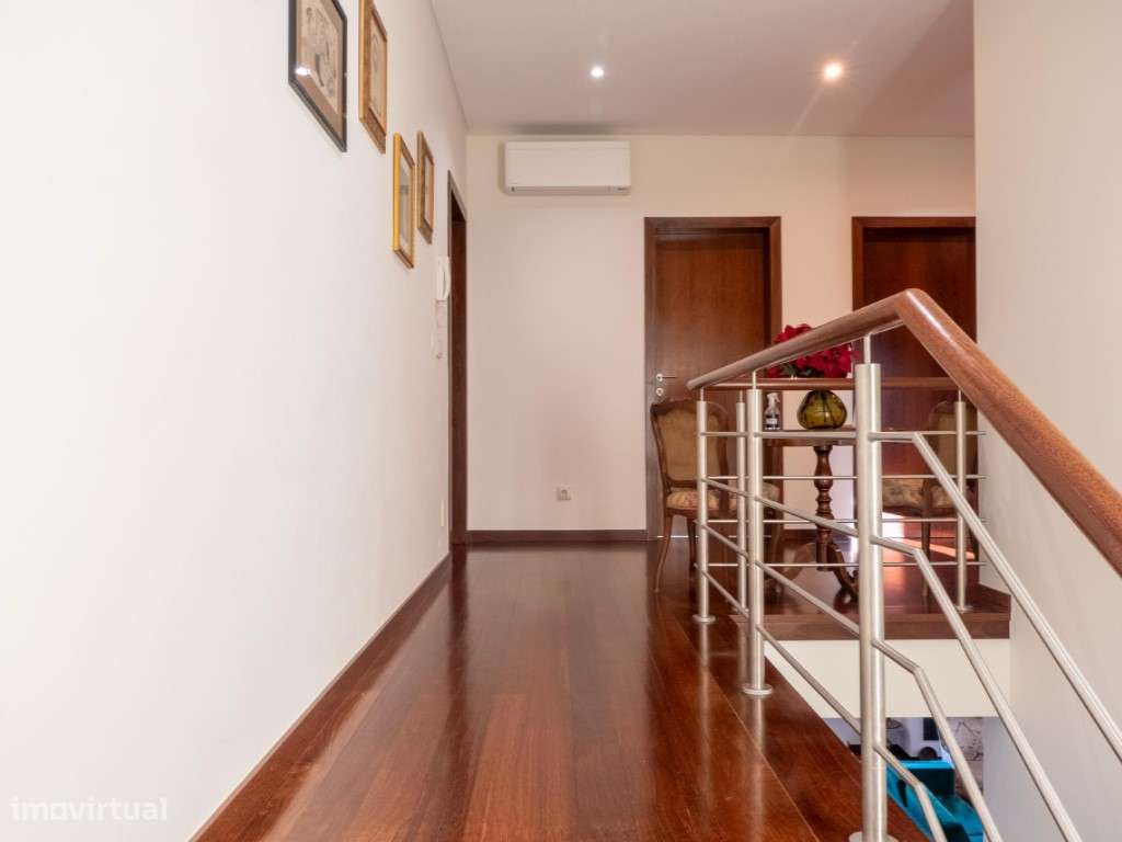 Moradia T6 com piscina em Viana do Castelo-12