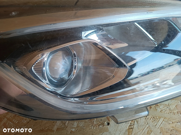 LAMPA PRZÓD PRZEDNIA PRAWA FORD FIESTA MK8 SOCZEWKA LED - 10