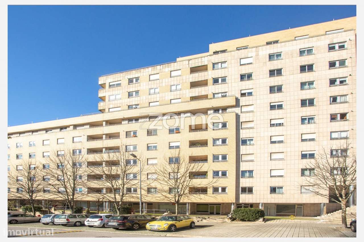 Loja em Lordelo do Ouro, Porto - Grande imagem: 1/13