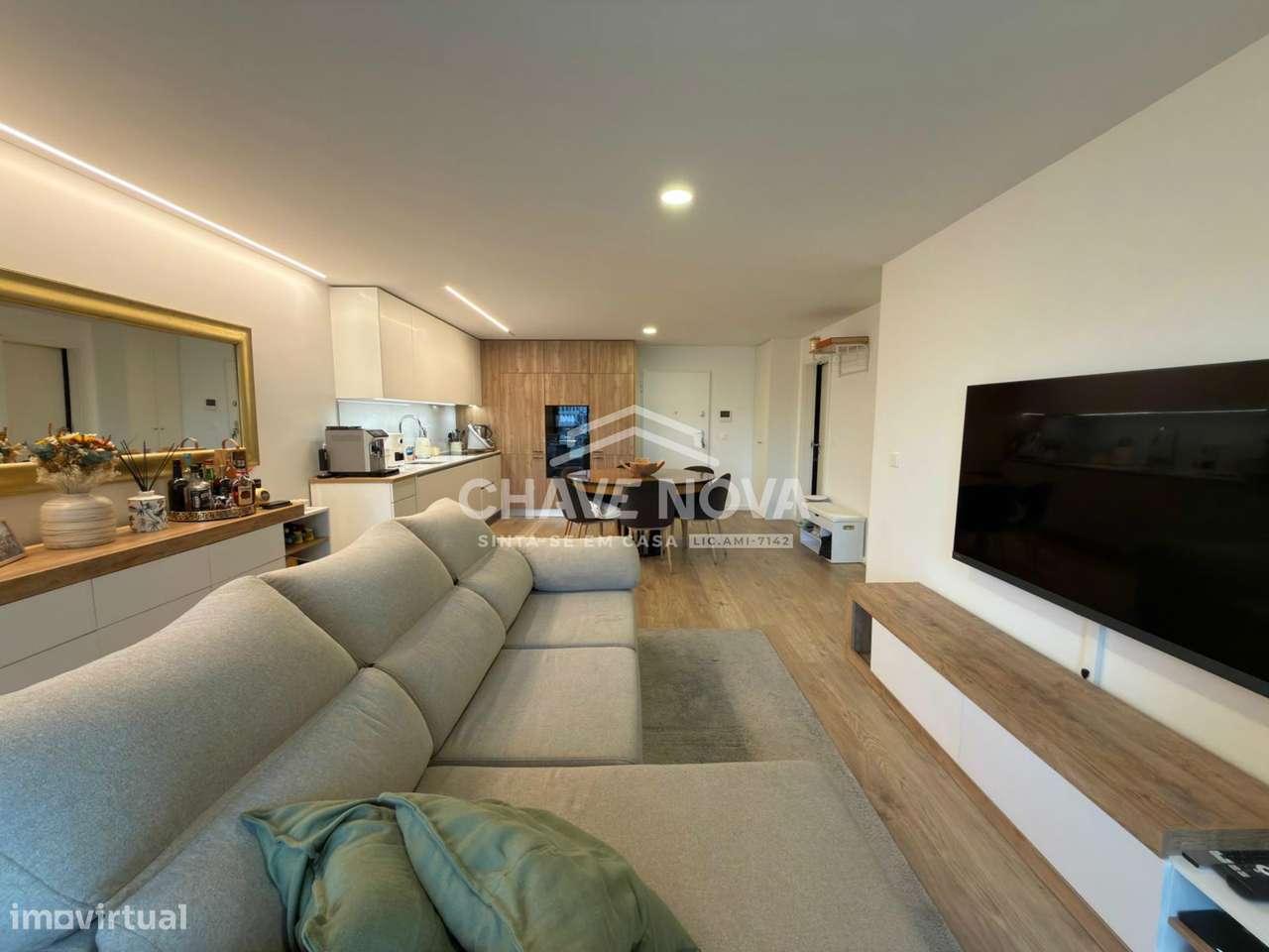 Apartamento T1+1 Santa Marinha de 2023 ao Arrábida Shopping VL8-21