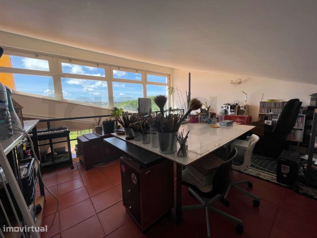 Moradia T5 em Lote Urbano de 5.135m2-37