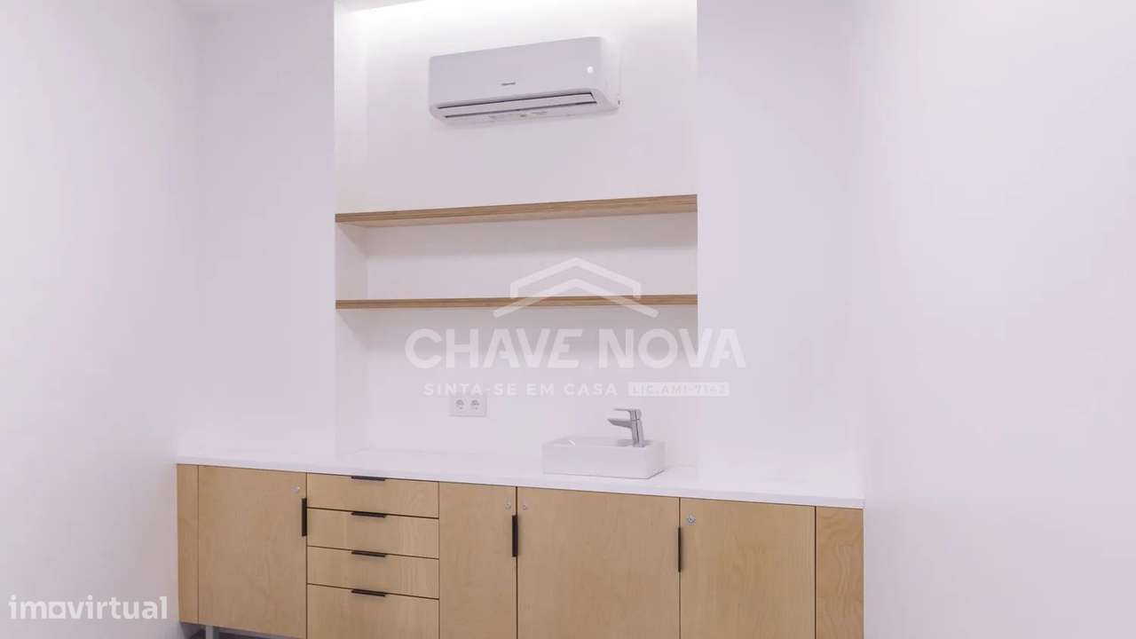 Loja Totalmente Equipada para Clínica ou Estética no Porto - Grande imagem: 4/14