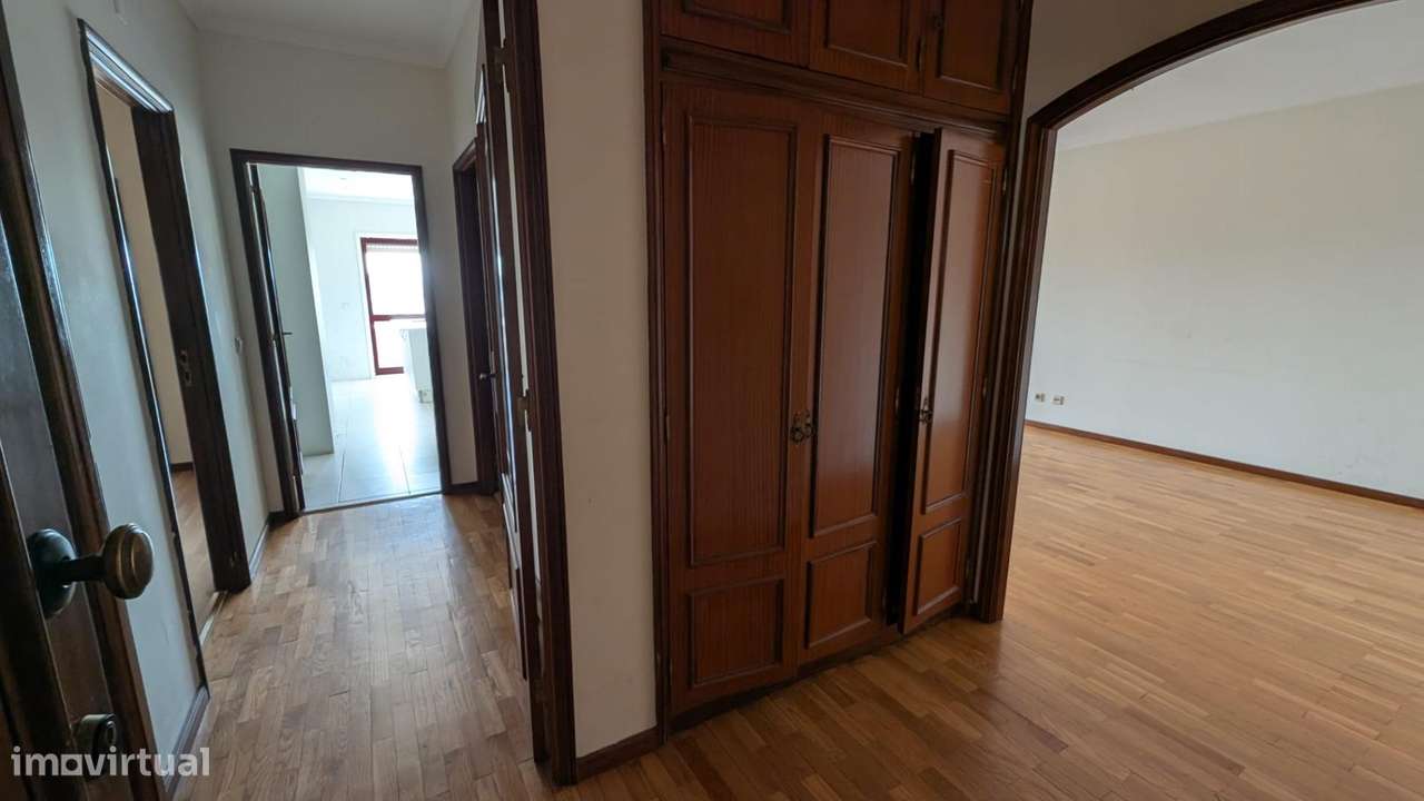 Excelente Apartamento T2 à venda na Maia-17
