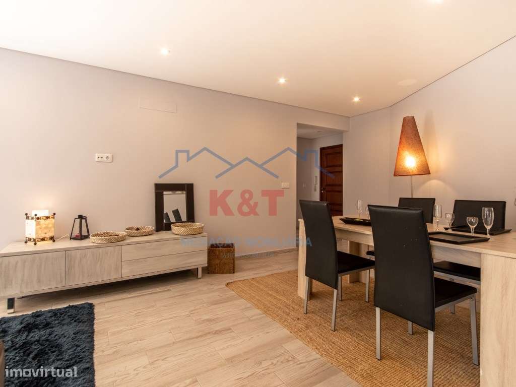 T2 remodelado na 1ª linha da Praia da Rocha-8