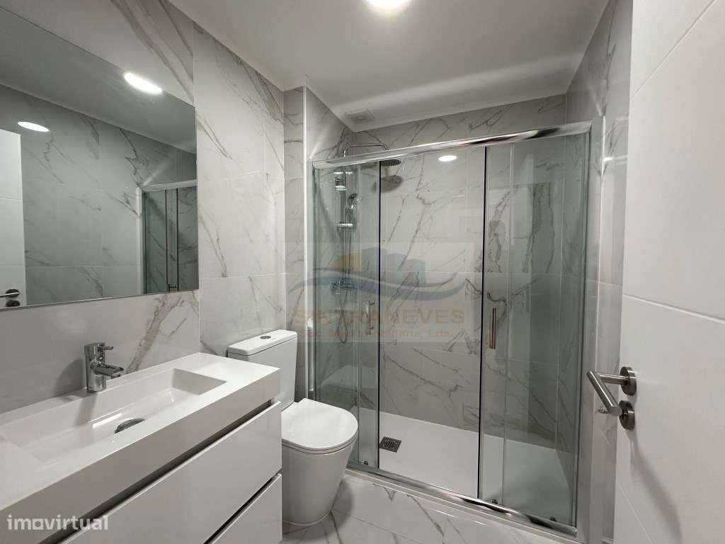 T1 Totalmente Remodelado na Damaia - Moderno, Funcional e Pronto a ... - Grande imagem: 2/4