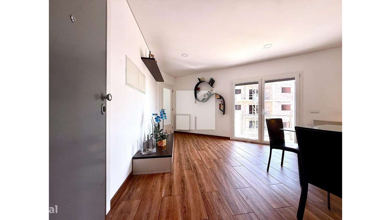 Apartamento T3 c/ Garagem Dupla - Grande imagem: 2/42