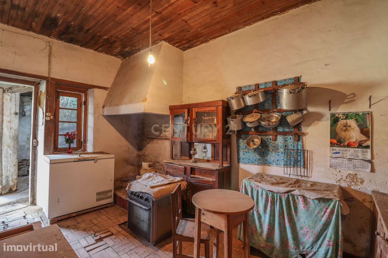 Moradia Tradicional T2 com terreno para reabilitar - Grande imagem: 3/22